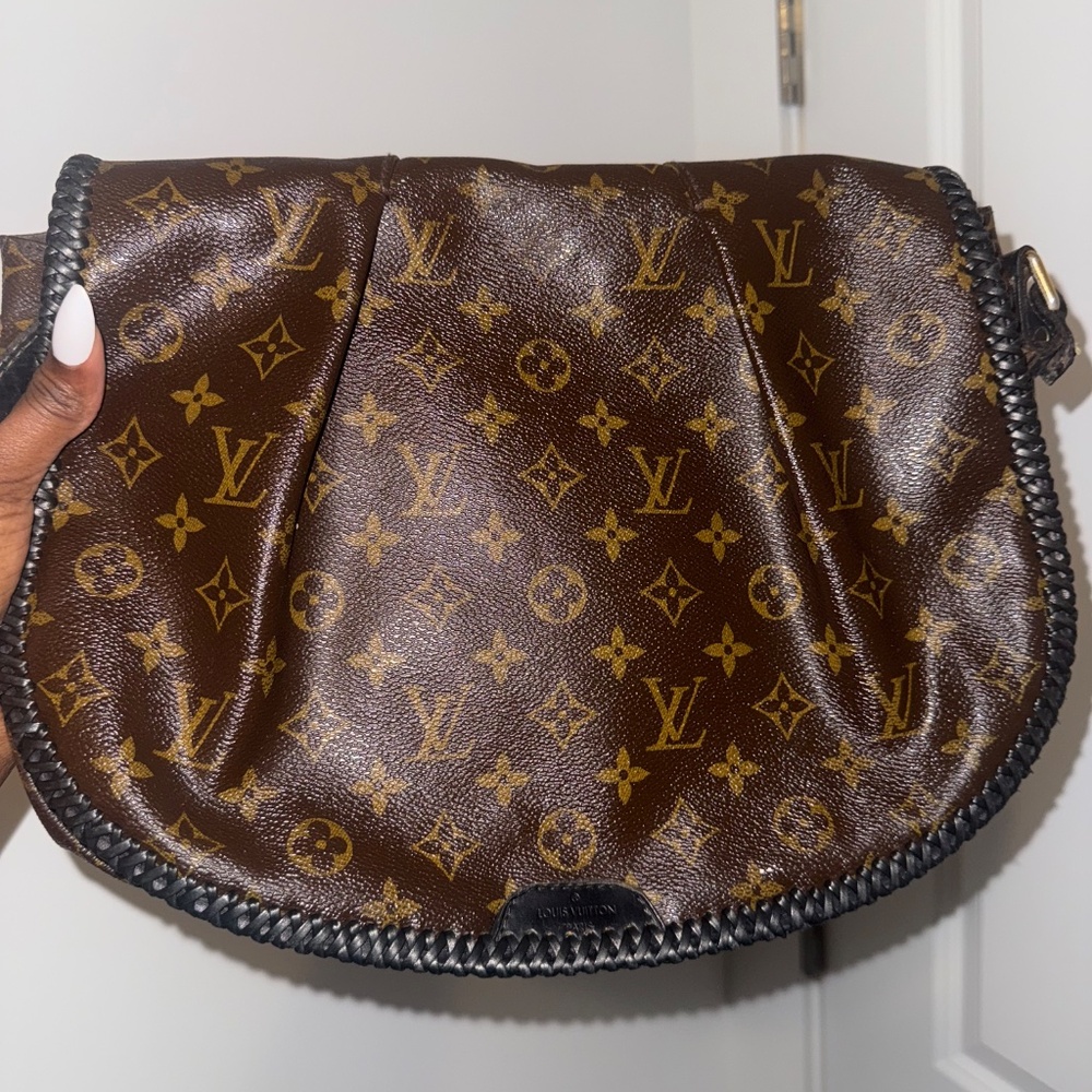 ✅Authentic Louis Vuitton Menilmontant  MM - Picture 10 of 16
